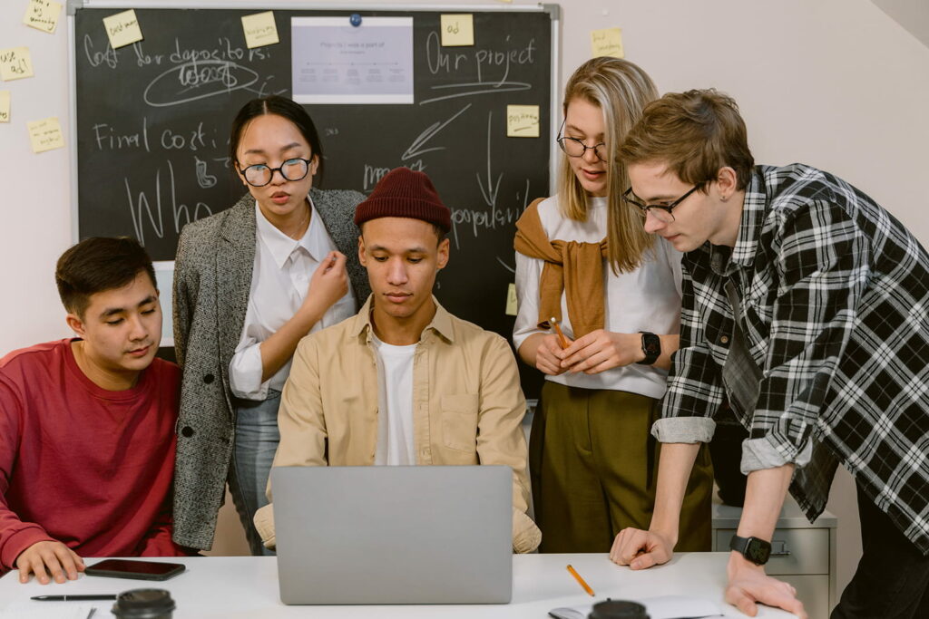 High school and middle school students learning with EduCoachCLUB